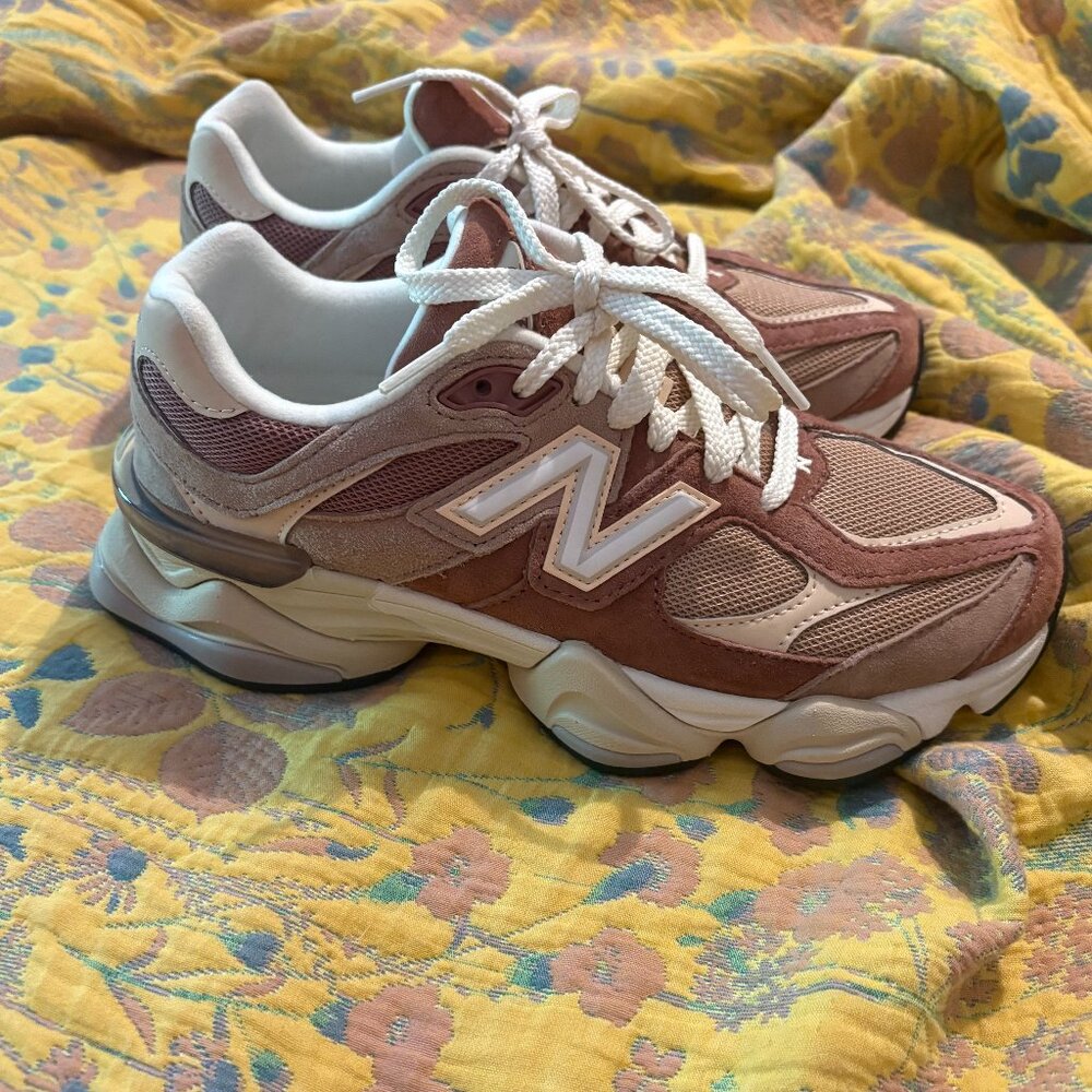 New Balance Women's Sneakers in Rose Pink and Cream